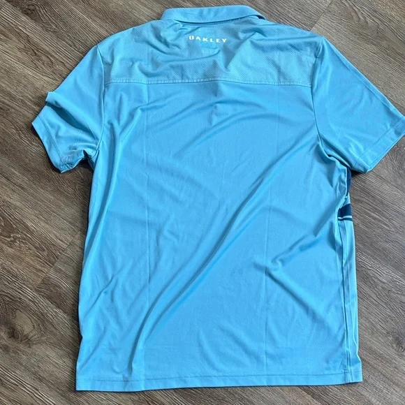 Oakley Men's Light and Dark Blue Golf Polo Shirt - Picture 5 of 5